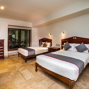 Habitación Estándar con 2 Camas Individuales